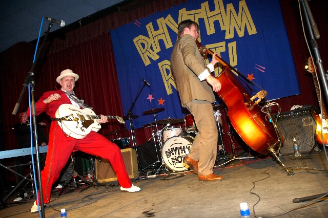 min 2005 11 27 riot 063